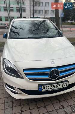 Хэтчбек Mercedes-Benz B-Class 2016 в 