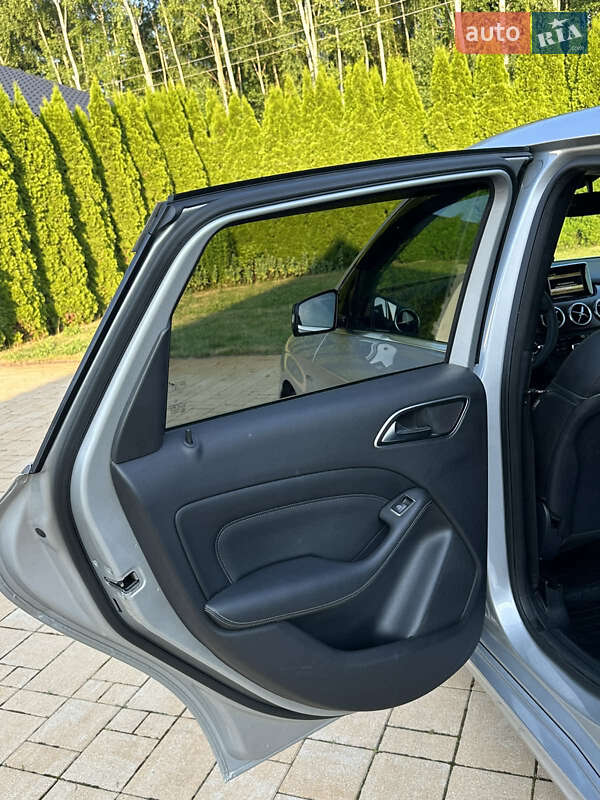 Хэтчбек Mercedes-Benz B-Class 2012 в Глухове фото 4 Хэтчбек Mercedes-Benz B-Class 2012 в Глухове