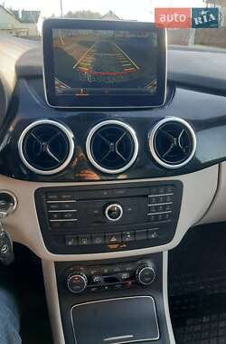 Хэтчбек Mercedes-Benz B-Class 2015 в 