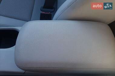 Хэтчбек Mercedes-Benz B-Class 2015 в 