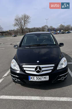 Хэтчбек Mercedes-Benz B-Class 2011 в 