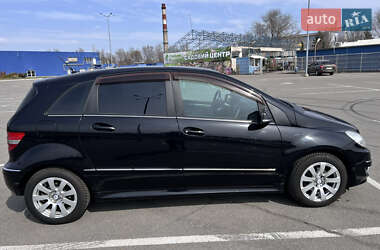 Хэтчбек Mercedes-Benz B-Class 2011 в 