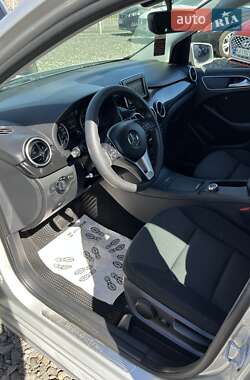 Хэтчбек Mercedes-Benz B-Class 2012 в 