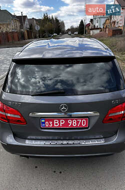 Хэтчбек Mercedes-Benz B-Class 2012 в 