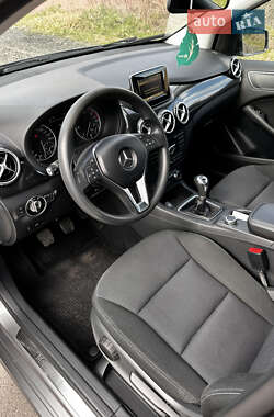 Хэтчбек Mercedes-Benz B-Class 2012 в 