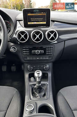 Хэтчбек Mercedes-Benz B-Class 2012 в 