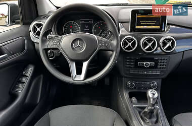 Хэтчбек Mercedes-Benz B-Class 2012 в 