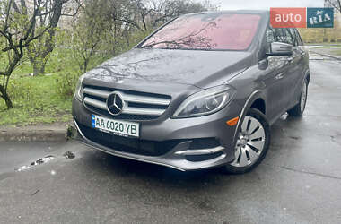Хэтчбек Mercedes-Benz B-Class 2016 в 