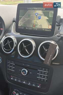 Хэтчбек Mercedes-Benz B-Class 2017 в 