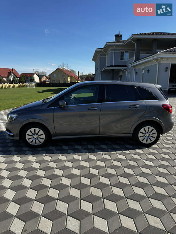 Хэтчбек Mercedes-Benz B-Class 2016 в Киеве