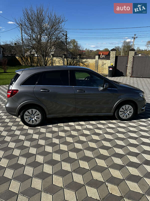 Хэтчбек Mercedes-Benz B-Class 2016 в Киеве