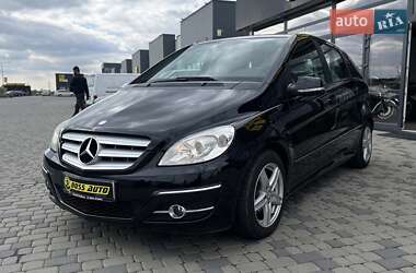 Хэтчбек Mercedes-Benz B-Class 2010 в 