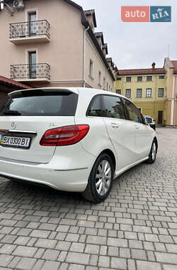 Хэтчбек Mercedes-Benz B-Class 2012 в 