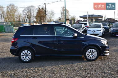 Хетчбек Mercedes-Benz B-Class 2017 в 