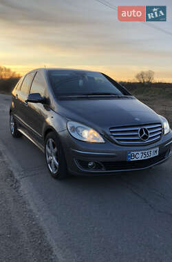 Хэтчбек Mercedes-Benz B-Class 2010 в 