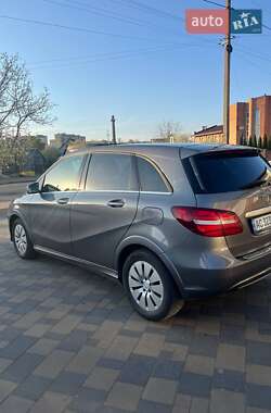 Хэтчбек Mercedes-Benz B-Class 2015 в 