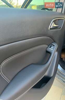 Хэтчбек Mercedes-Benz B-Class 2015 в 