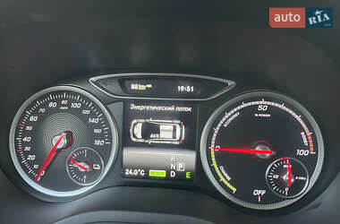Хетчбек Mercedes-Benz B-Class 2016 в 