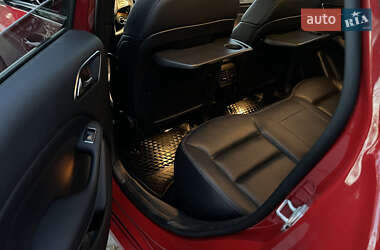 Хетчбек Mercedes-Benz B-Class 2016 в 