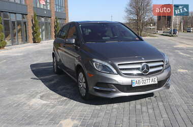 Хэтчбек Mercedes-Benz B-Class 2015 в 