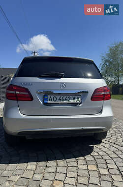 Хэтчбек Mercedes-Benz B-Class 2016 в 