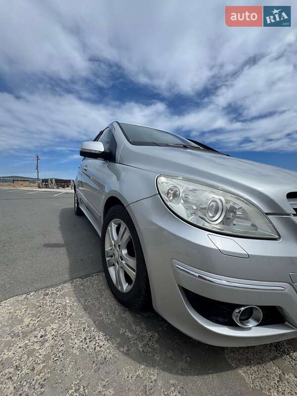 Хэтчбек Mercedes-Benz B-Class 2010 в Запорожье