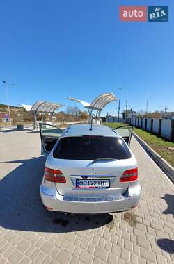 Хетчбек Mercedes-Benz B-Class 2010 в 