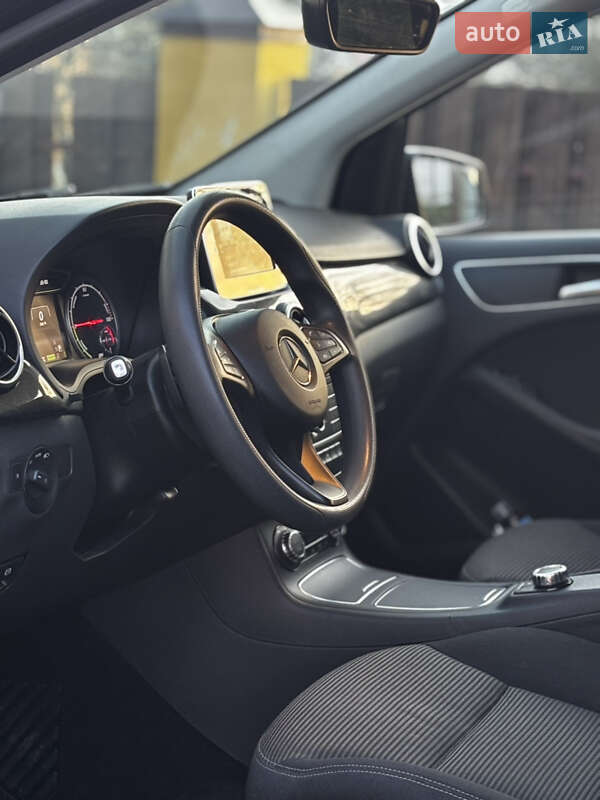 Хэтчбек Mercedes-Benz B-Class 2015 в Львове
