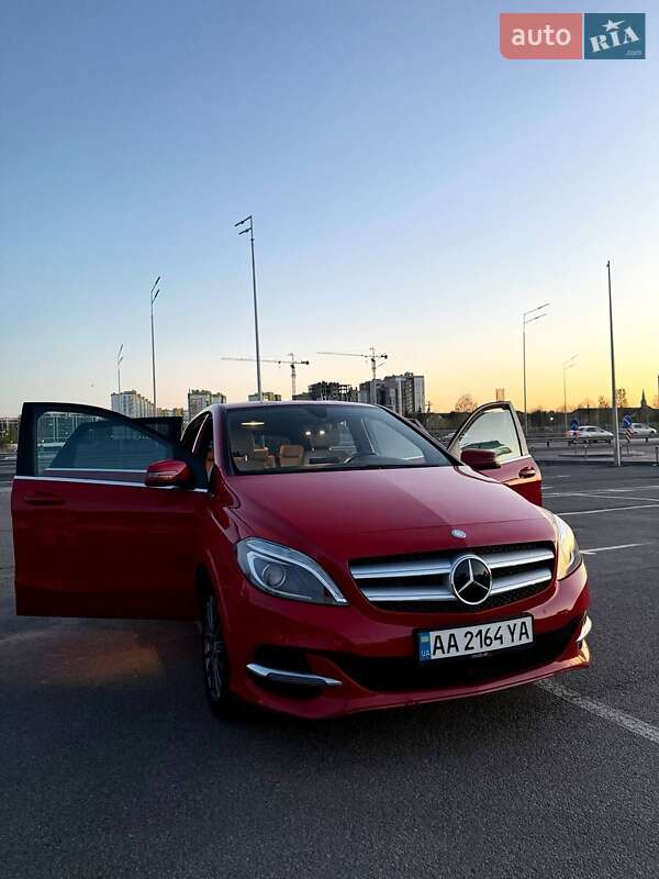 Хэтчбек Mercedes-Benz B-Class 2016 в Киеве