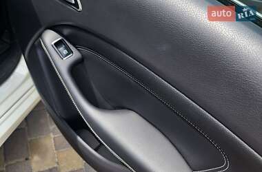 Хетчбек Mercedes-Benz B-Class 2015 в 