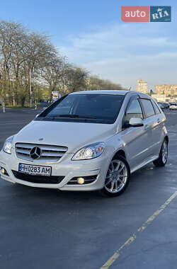 Хетчбек Mercedes-Benz B-Class 2010 в 