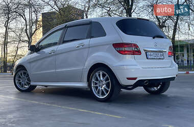 Хетчбек Mercedes-Benz B-Class 2010 в 
