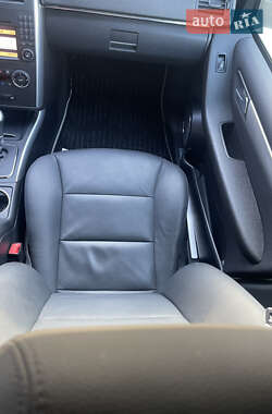 Хетчбек Mercedes-Benz B-Class 2010 в 
