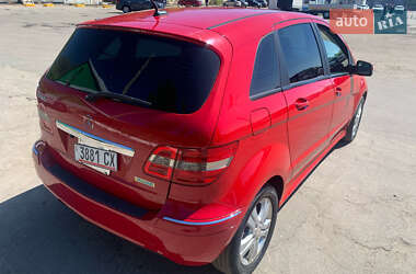 Хетчбек Mercedes-Benz B-Class 2011 в 