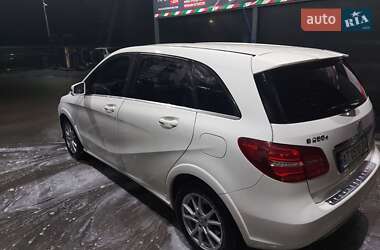 Хетчбек Mercedes-Benz B-Class 2016 в 