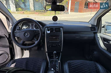 Хэтчбек Mercedes-Benz B-Class 2011 в 