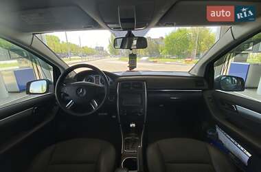 Хэтчбек Mercedes-Benz B-Class 2010 в 