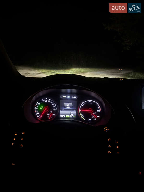 Хэтчбек Mercedes-Benz B-Class 2015 в Львове