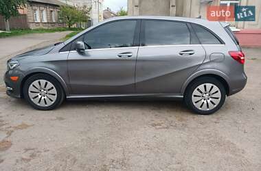 Хетчбек Mercedes-Benz B-Class 2016 в 