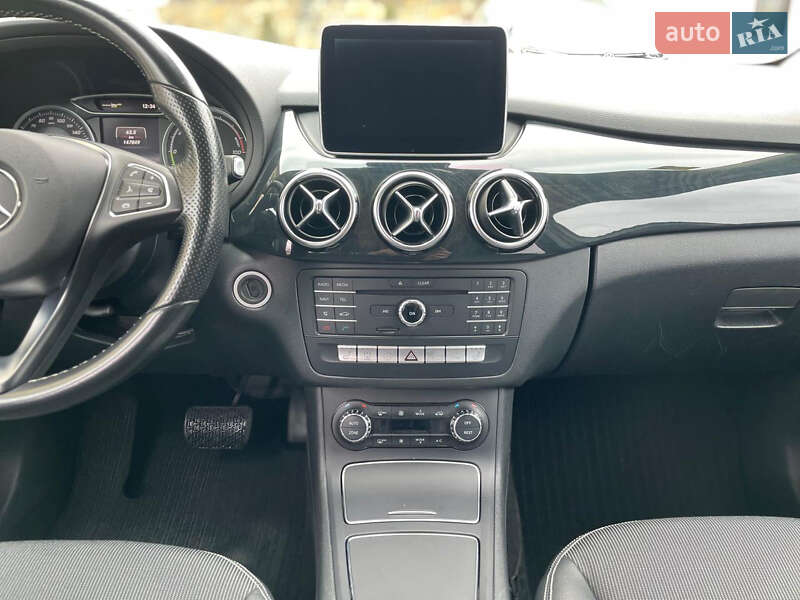 Хэтчбек Mercedes-Benz B-Class 2015 в Могилев-Подольске