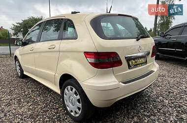 Хэтчбек Mercedes-Benz B-Class 2009 в 