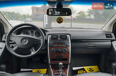 Хэтчбек Mercedes-Benz B-Class 2009 в 