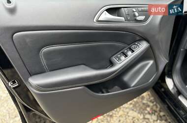Хетчбек Mercedes-Benz B-Class 2016 в 