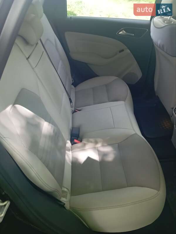 Хэтчбек Mercedes-Benz B-Class 2015 в Коростене