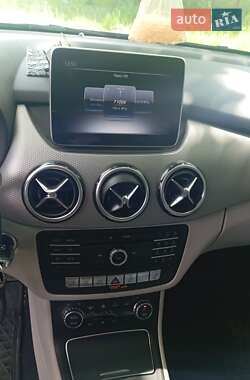 Хэтчбек Mercedes-Benz B-Class 2015 в 