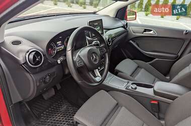 Хэтчбек Mercedes-Benz B-Class 2016 в 
