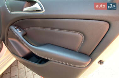 Хэтчбек Mercedes-Benz B-Class 2015 в 