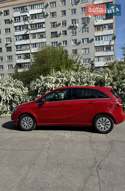 Хетчбек Mercedes-Benz B-Class 2016 в 