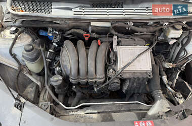 Хетчбек Mercedes-Benz B-Class 2011 в 