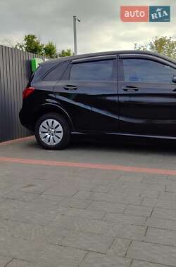 Хэтчбек Mercedes-Benz B-Class 2015 в 